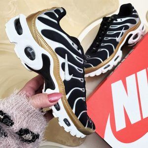Nike Air Max Plus Women’s 6.5